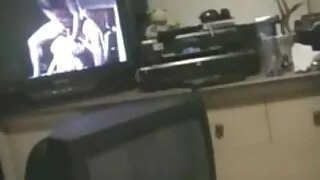 فتاة جميلة جدا تمتص قضيب صديق في بيئة سكسي تؤركي منزلية