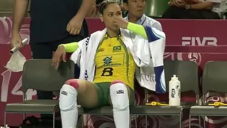 في فصول فلم سكسي تركي اللياقة البدنية ، حدث الجنس الشرجي للفتيات النحيفات مع مدرب