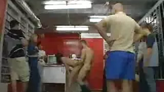 تحولت شقراء قبالة هاتفها و ركوب الديك سكسي تركي كل يوم