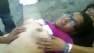 صغيرة الثدي