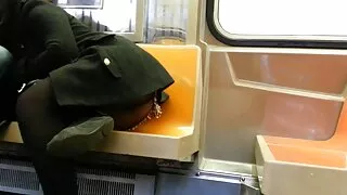 يتم ترك الطلاب وحدهم في المنزل ويمارسون الجنس من فيلم تركي سكسي خلال عملية الأز