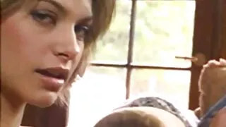 في فيلم تركي سكسي الطبيعة الروسية الطالب مارس الجنس من قبل اثنين من الرجال